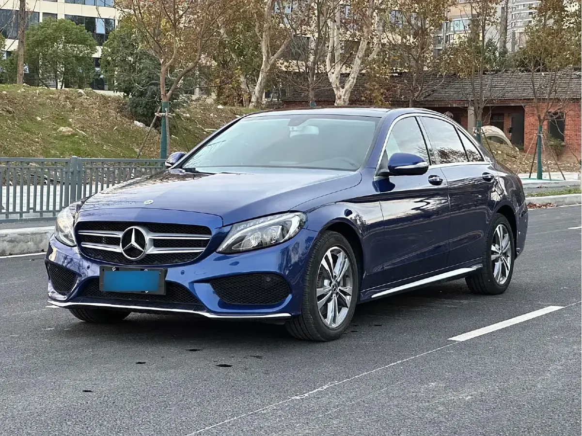 2018 Mercedes-Benz C Class 2.0T 184HP L4 9AT