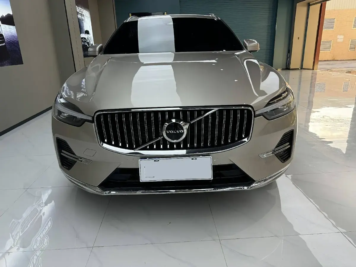 2024 Volvo XC60 2.0T 250HP L4 8AT