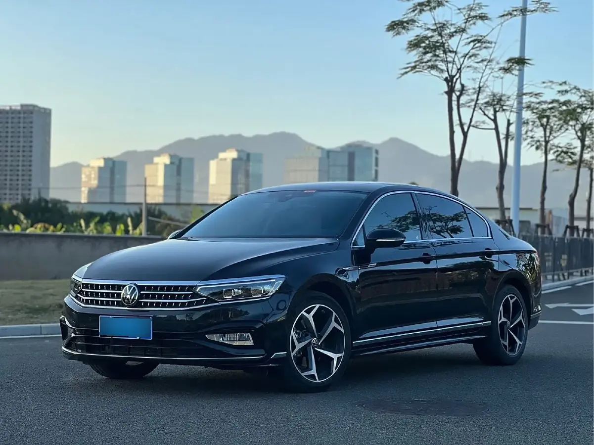 2023 Volkswagen Magotan 2.0T 220HP L4 7DCT
