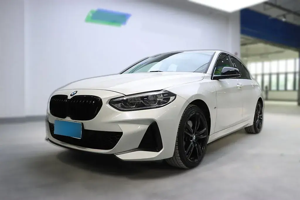 2022 BMW 1 Series 2.0T 192HP L4 7DCT