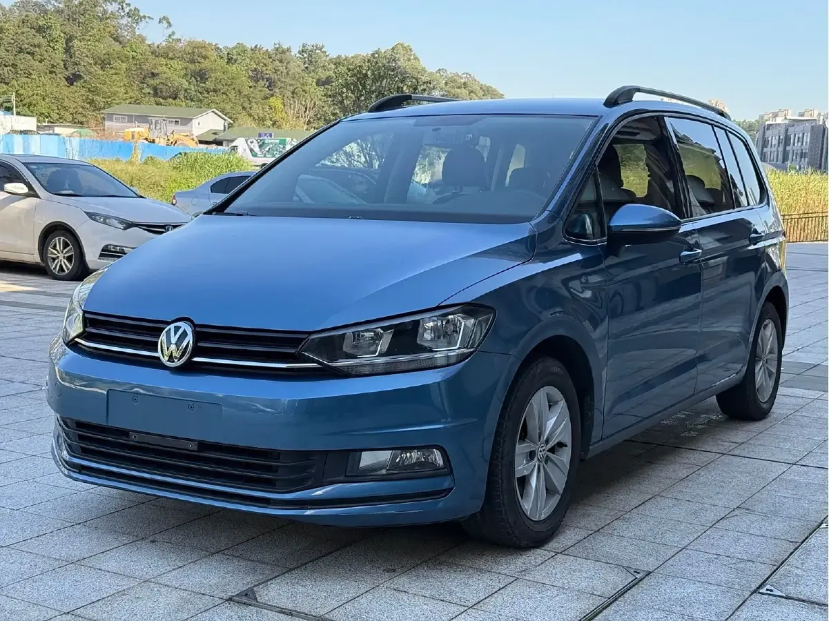 2018 Volkswagen Touran 1.4T 150HP L4 7DCT