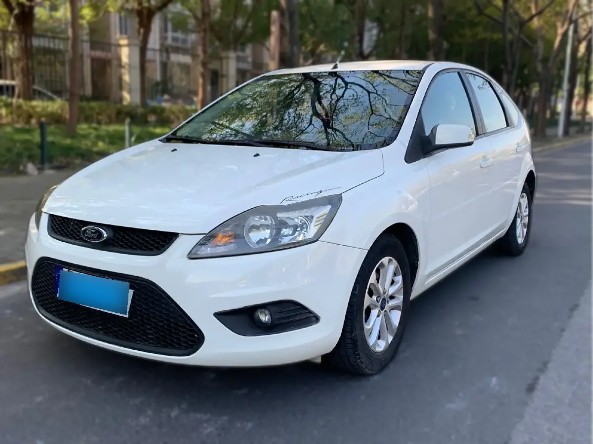 2012 Ford Focus 1.8L 124HP L4 5MT