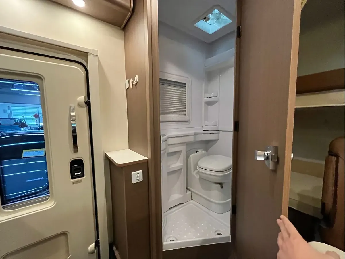 2019 MAXUS V80 RV,autocango,china used car exporter,china ev exporter,chinese used car exporter,chinese used ev exporter