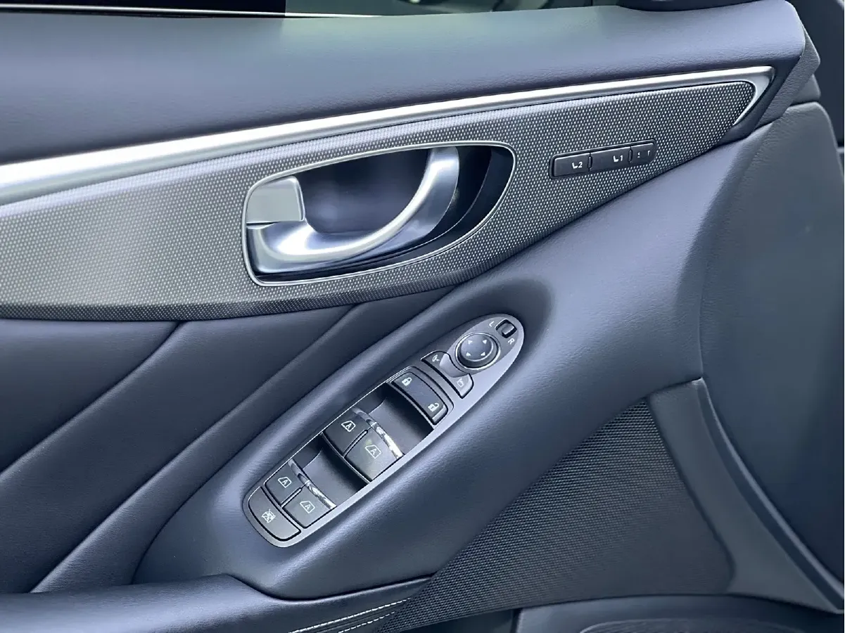 2014 Infiniti Q50 3.7L 351HP V6 7AT,autocango,china used car exporter,china ev exporter,chinese used car exporter,chinese used ev exporter