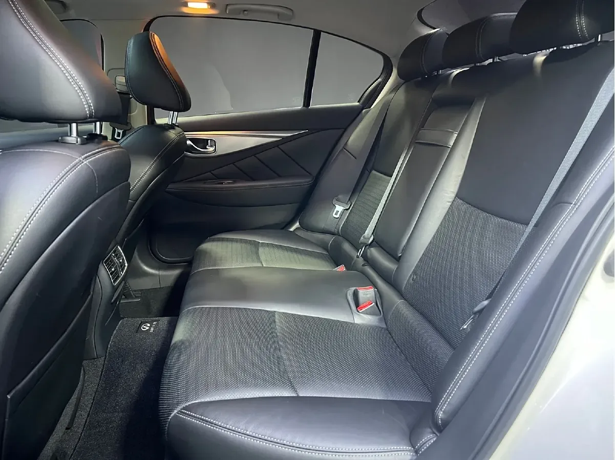 2014 Infiniti Q50 3.7L 351HP V6 7AT,autocango,china used car exporter,china ev exporter,chinese used car exporter,chinese used ev exporter