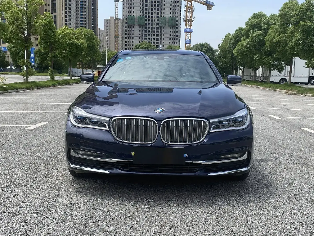 2017 BMW 7 Series 3.0T 326HP L6 8AT