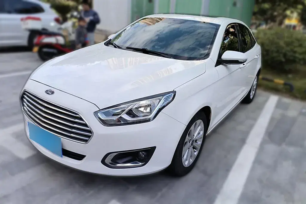 2017 Ford Escort 1.5L 113HP L4 5MT