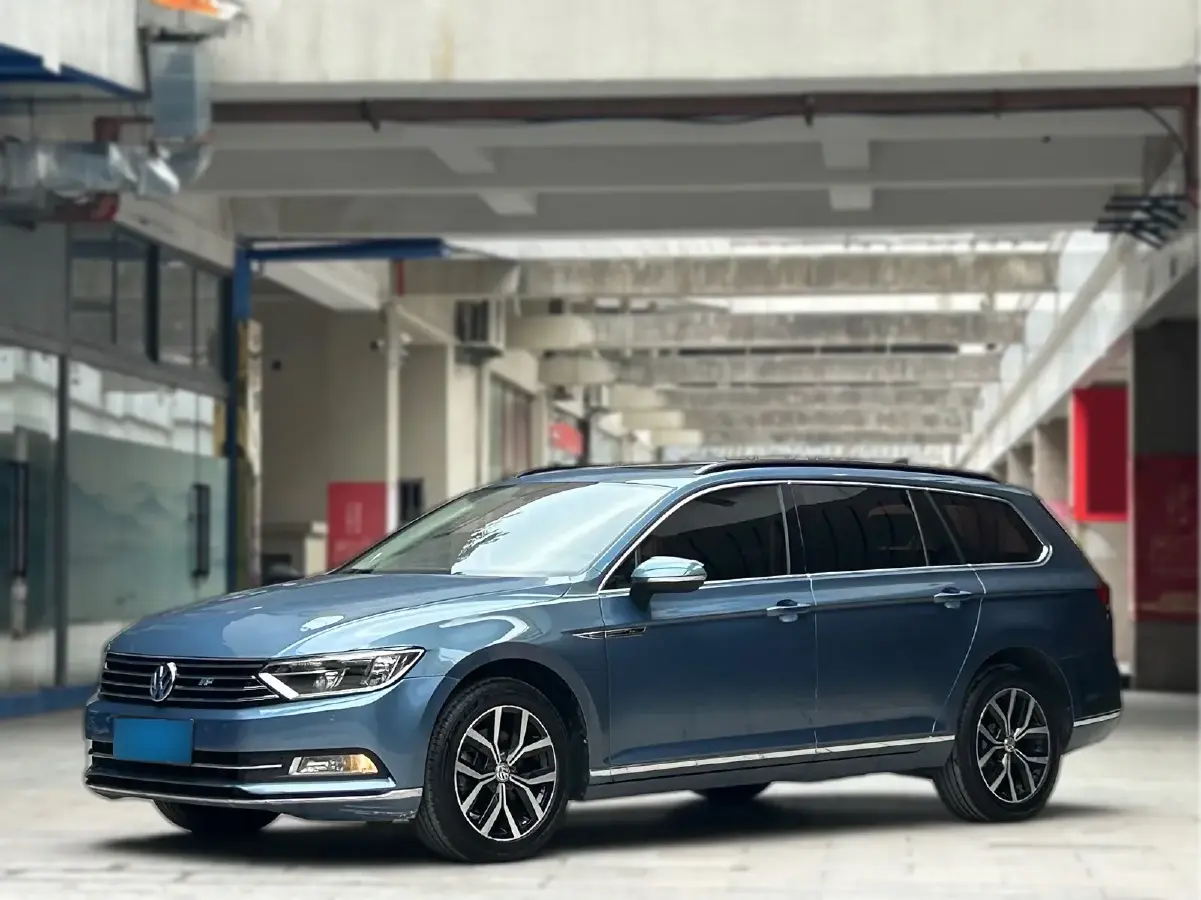 2016 Volkswagen Alltrack 2.0T 220HP L4 6DCT