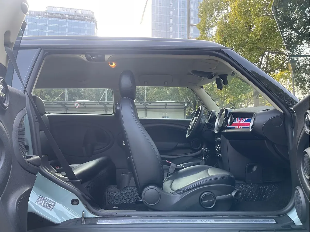 2013 MINI CLUBMAN 1.6L 120HP L4 6AT,autocango,china used car exporter,china ev exporter,chinese used car exporter,chinese used ev exporter