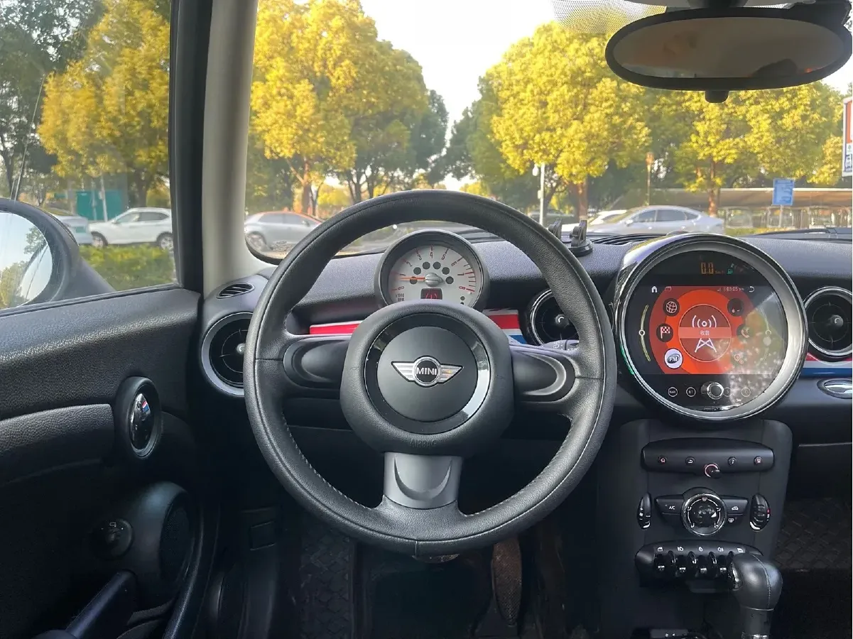 2013 MINI CLUBMAN 1.6L 120HP L4 6AT,autocango,china used car exporter,china ev exporter,chinese used car exporter,chinese used ev exporter