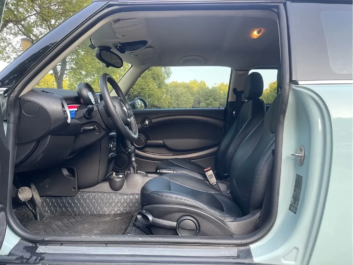 2013 MINI CLUBMAN 1.6L 120HP L4 6AT,autocango,china used car exporter,china ev exporter,chinese used car exporter,chinese used ev exporter