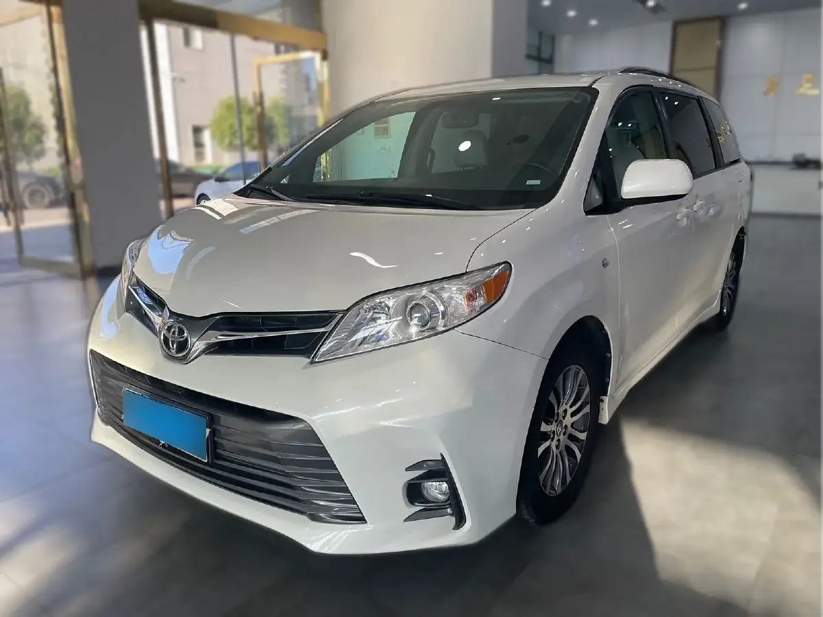 2015 Toyota Sienna 3.5L 269HP V6 6AT