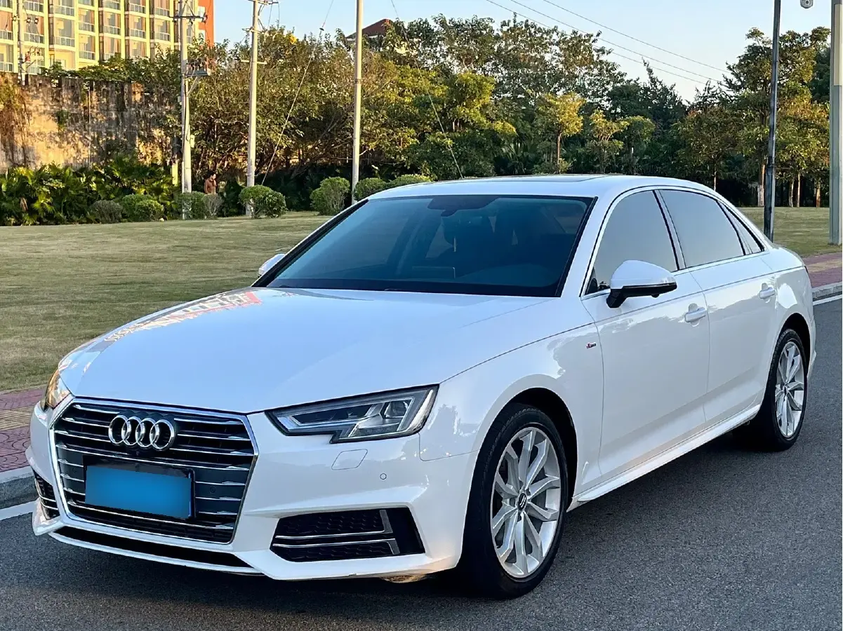 2018 Audi A4L 2.0T 190HP L4 7DCT