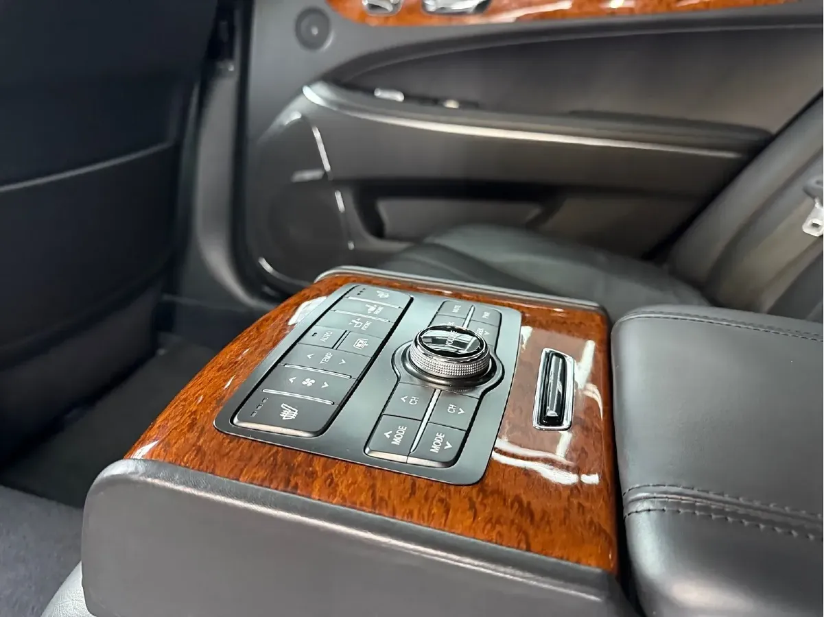 2012 Hyundai Equus 3.8L 335HP V6 8AT,autocango,china used car exporter,china ev exporter,chinese used car exporter,chinese used ev exporter