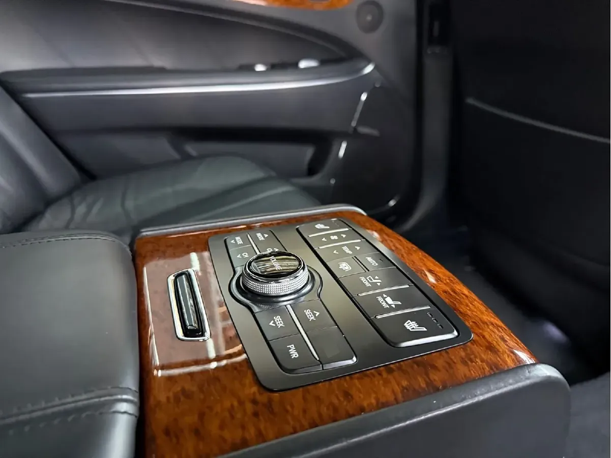 2012 Hyundai Equus 3.8L 335HP V6 8AT,autocango,china used car exporter,china ev exporter,chinese used car exporter,chinese used ev exporter