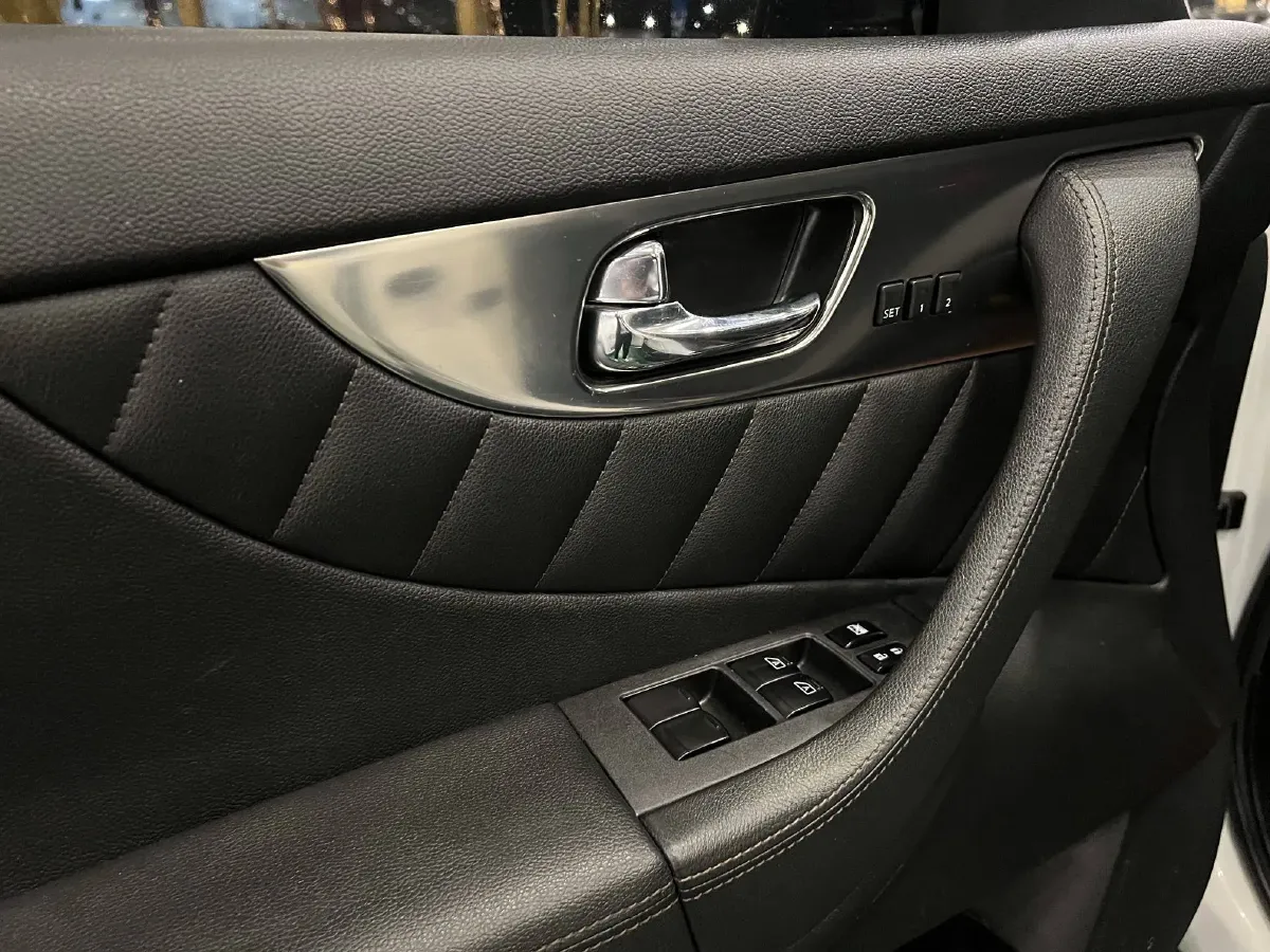 2011 Infiniti FX 3.5L 332HP V6 7AT,autocango,china used car exporter,china ev exporter,chinese used car exporter,chinese used ev exporter