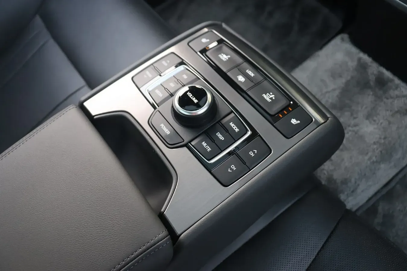 2015 Hyundai Cenesis 3.0L 257HP V6 8AT,autocango,china used car exporter,china ev exporter,chinese used car exporter,chinese used ev exporter