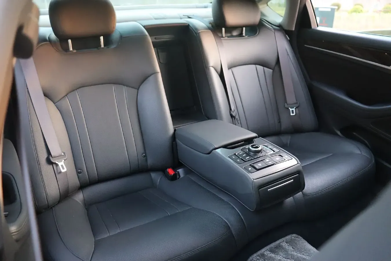 2015 Hyundai Cenesis 3.0L 257HP V6 8AT,autocango,china used car exporter,china ev exporter,chinese used car exporter,chinese used ev exporter