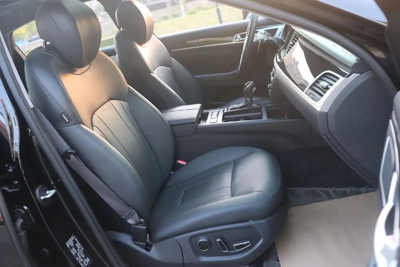 2015 Hyundai Cenesis 3.0L 257HP V6 8AT,autocango,china used car exporter,china ev exporter,chinese used car exporter,chinese used ev exporter