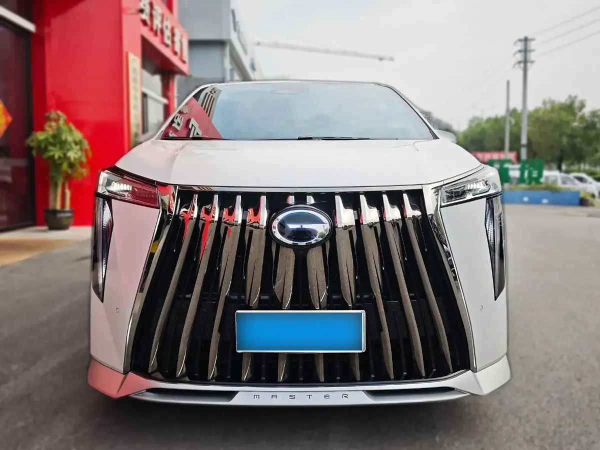 2023 GAC Trumpchi M8 2.0T 190HP L4 E-CVT Hybrid