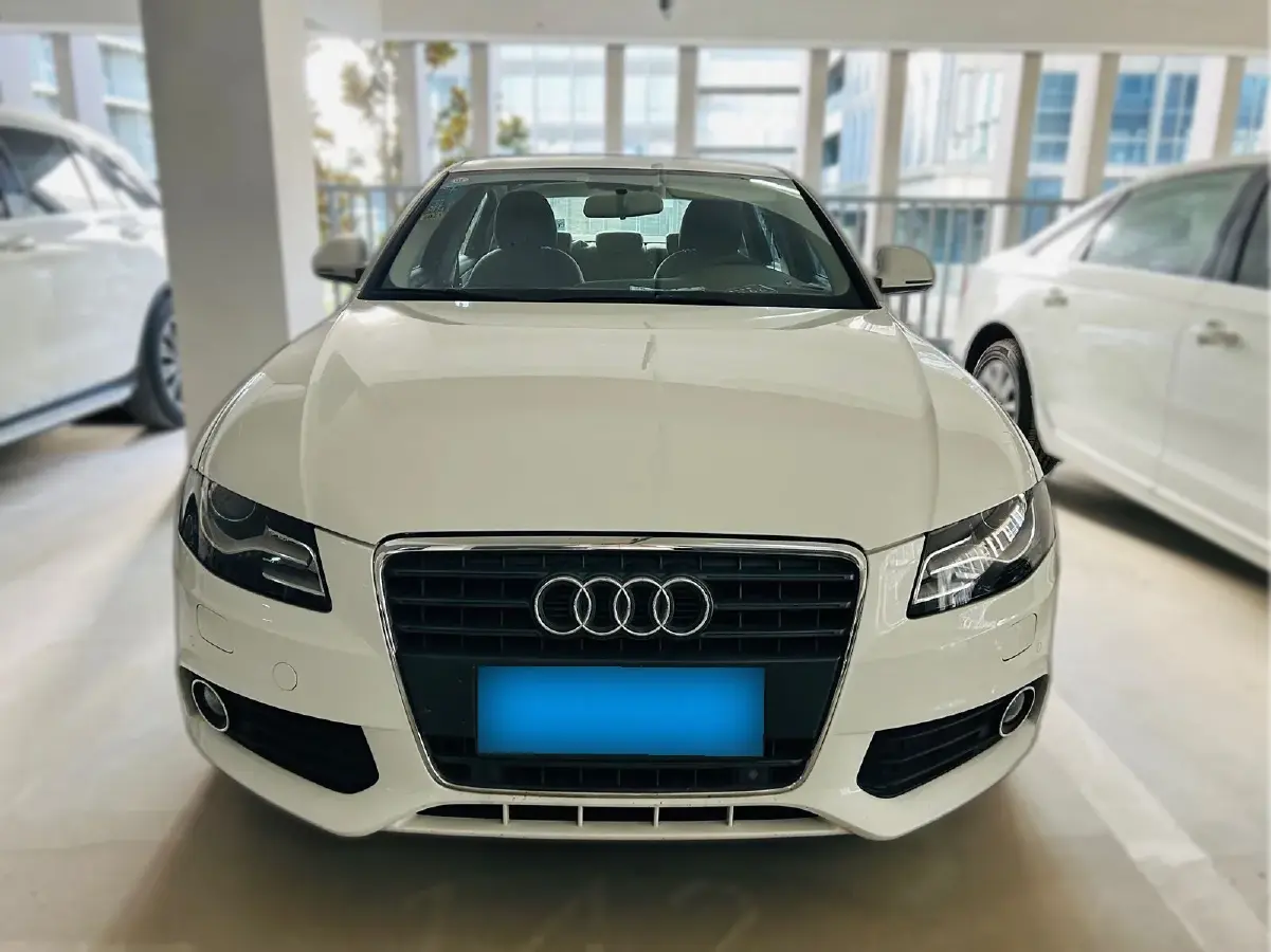 2011 Audi A4L 2.0T 180HP L4 CVT
