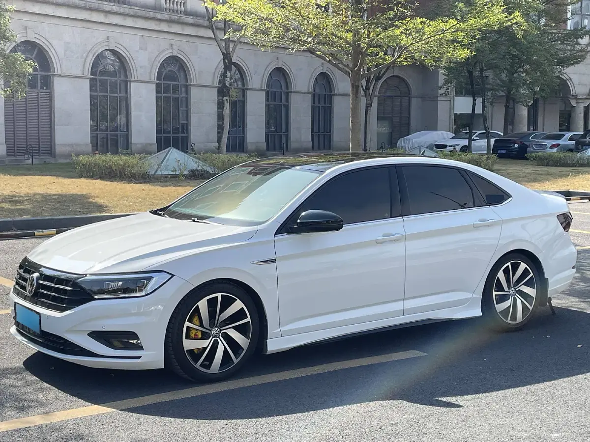 2022 Volkswagen Sagitar 1.4T 150HP L4 7DCT