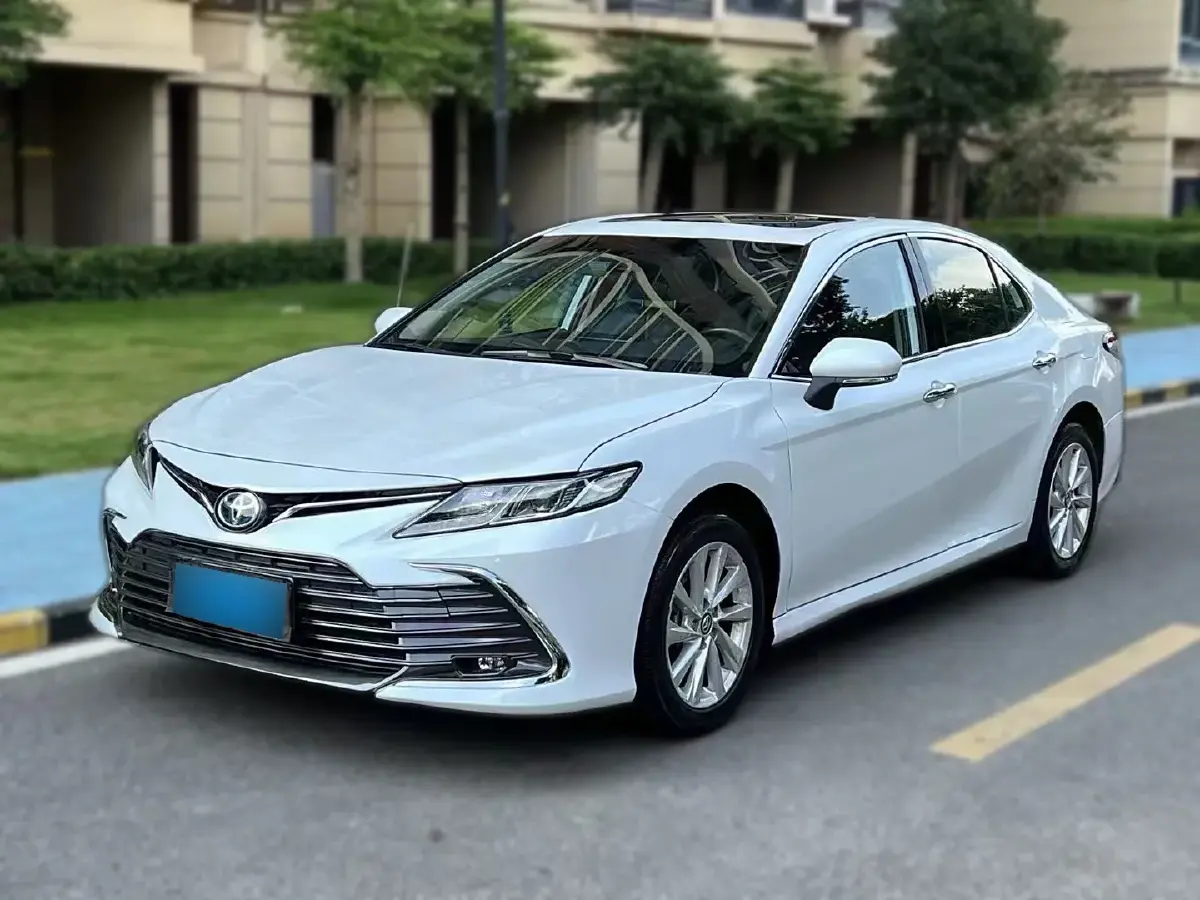 2022 Toyota Camry 2.5L 178HP L4 E-CVT Hybrid