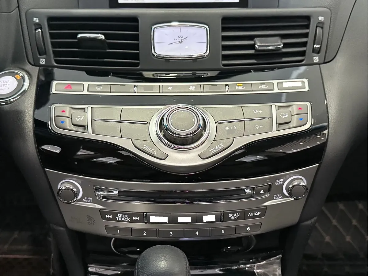 2017 Infiniti Q70 2.5L 222HP V6 7AT,autocango,china used car exporter,china ev exporter,chinese used car exporter,chinese used ev exporter