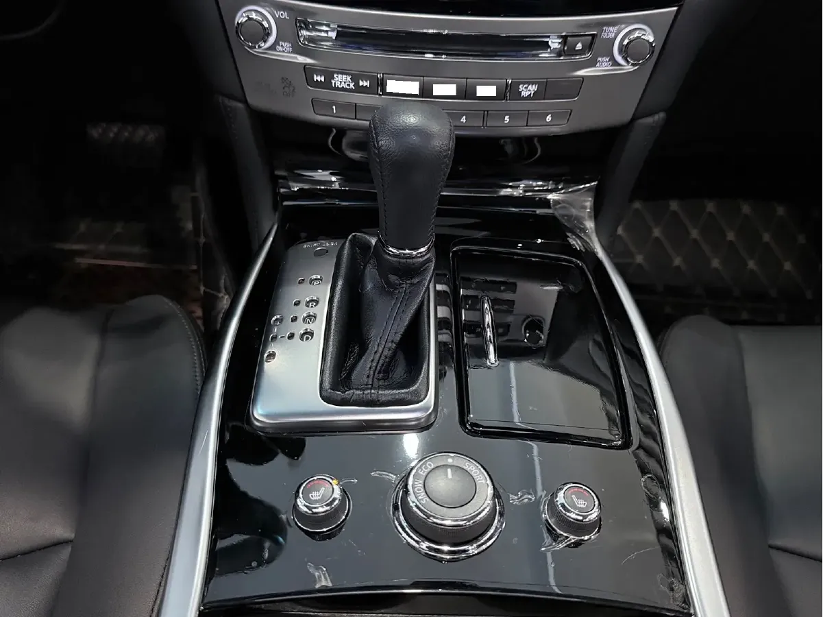 2017 Infiniti Q70 2.5L 222HP V6 7AT,autocango,china used car exporter,china ev exporter,chinese used car exporter,chinese used ev exporter