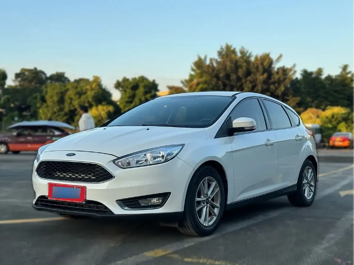2015 Ford Focus 1.6L 125HP L4 6DCT