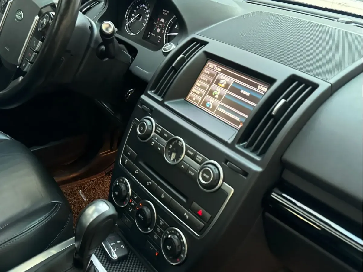 2015 Land Rover Freelander 2 2.0T 240HP L4 6AT,autocango,china used car exporter,china ev exporter,chinese used car exporter,chinese used ev exporter