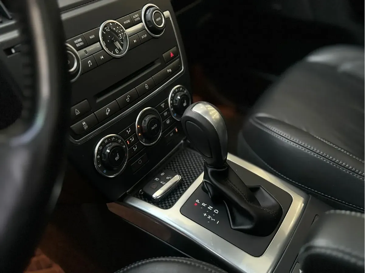 2015 Land Rover Freelander 2 2.0T 240HP L4 6AT,autocango,china used car exporter,china ev exporter,chinese used car exporter,chinese used ev exporter