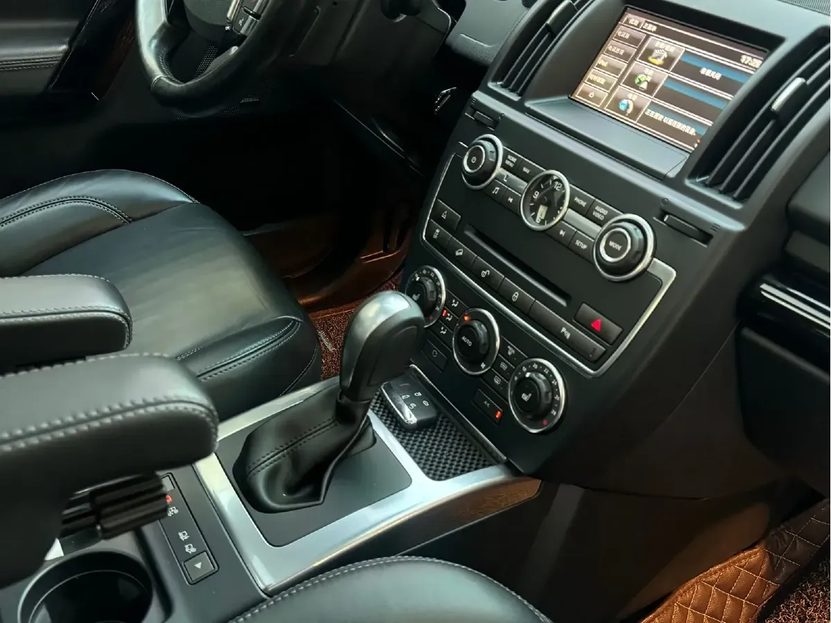 2015 Land Rover Freelander 2 2.0T 240HP L4 6AT,autocango,china used car exporter,china ev exporter,chinese used car exporter,chinese used ev exporter