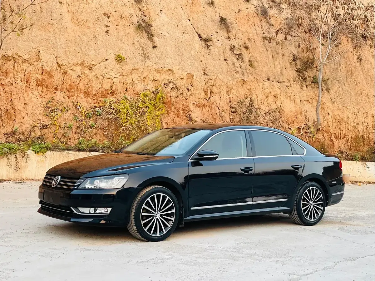 2015 Volkswagen Passat 1.8T 160HP L4 7DCT