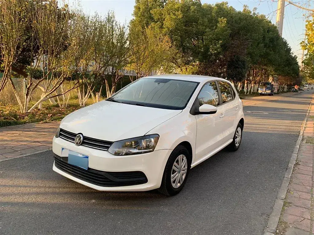 2016 Volkswagen Polo 1.4L 90HP L4 6AT