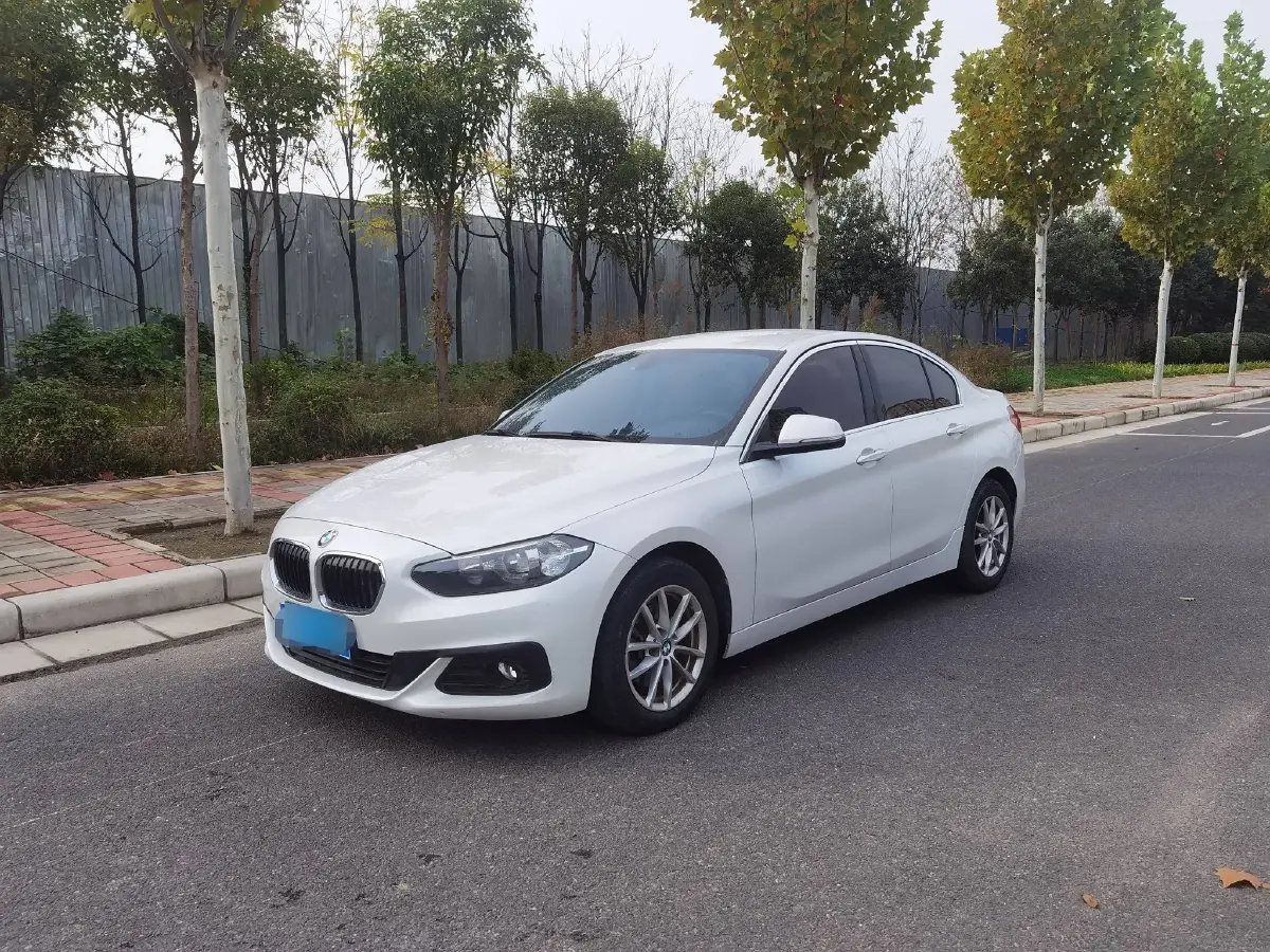 2017 BMW 1 Series 1.5T 136HP L3 6AT