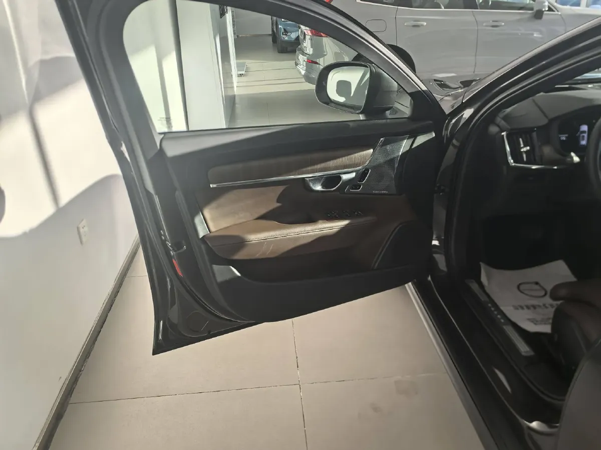 2024 Volvo V90 2.0T 250HP L4 8AT,autocango,china used car exporter,china ev exporter,chinese used car exporter,chinese used ev exporter