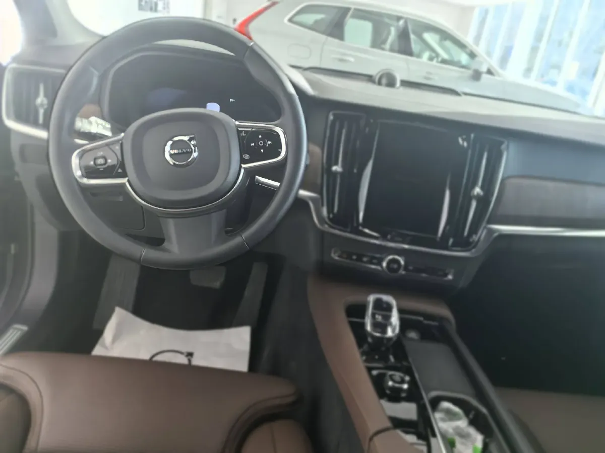 2024 Volvo V90 2.0T 250HP L4 8AT,autocango,china used car exporter,china ev exporter,chinese used car exporter,chinese used ev exporter