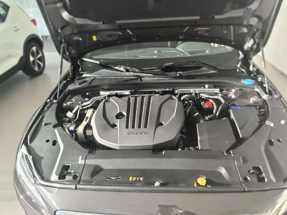 2024 Volvo V90 2.0T 250HP L4 8AT,autocango,china used car exporter,china ev exporter,chinese used car exporter,chinese used ev exporter