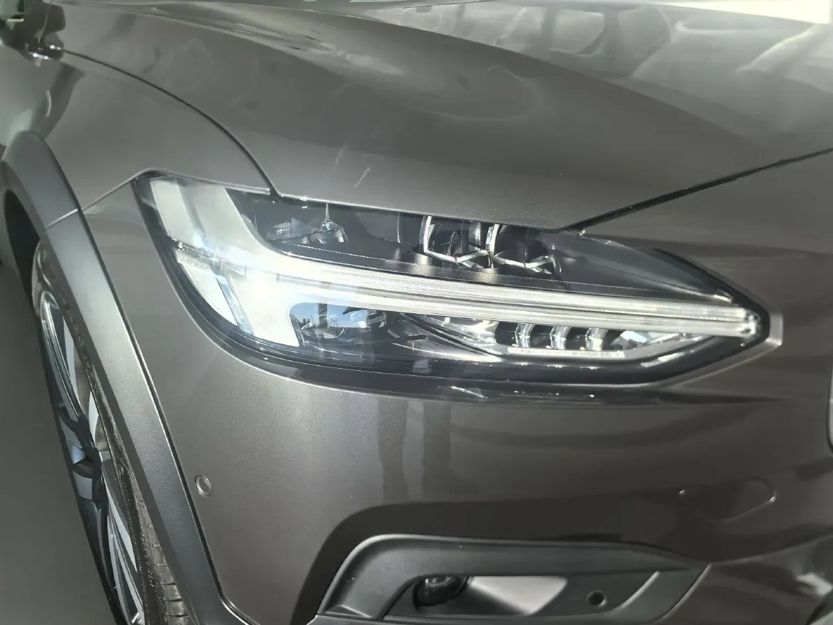 2024 Volvo V90 2.0T 250HP L4 8AT,autocango,china used car exporter,china ev exporter,chinese used car exporter,chinese used ev exporter