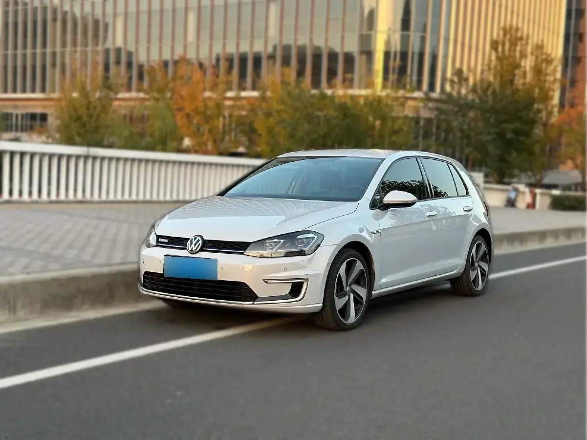 2018 Volkswagen Golf BEV 35.8KWH