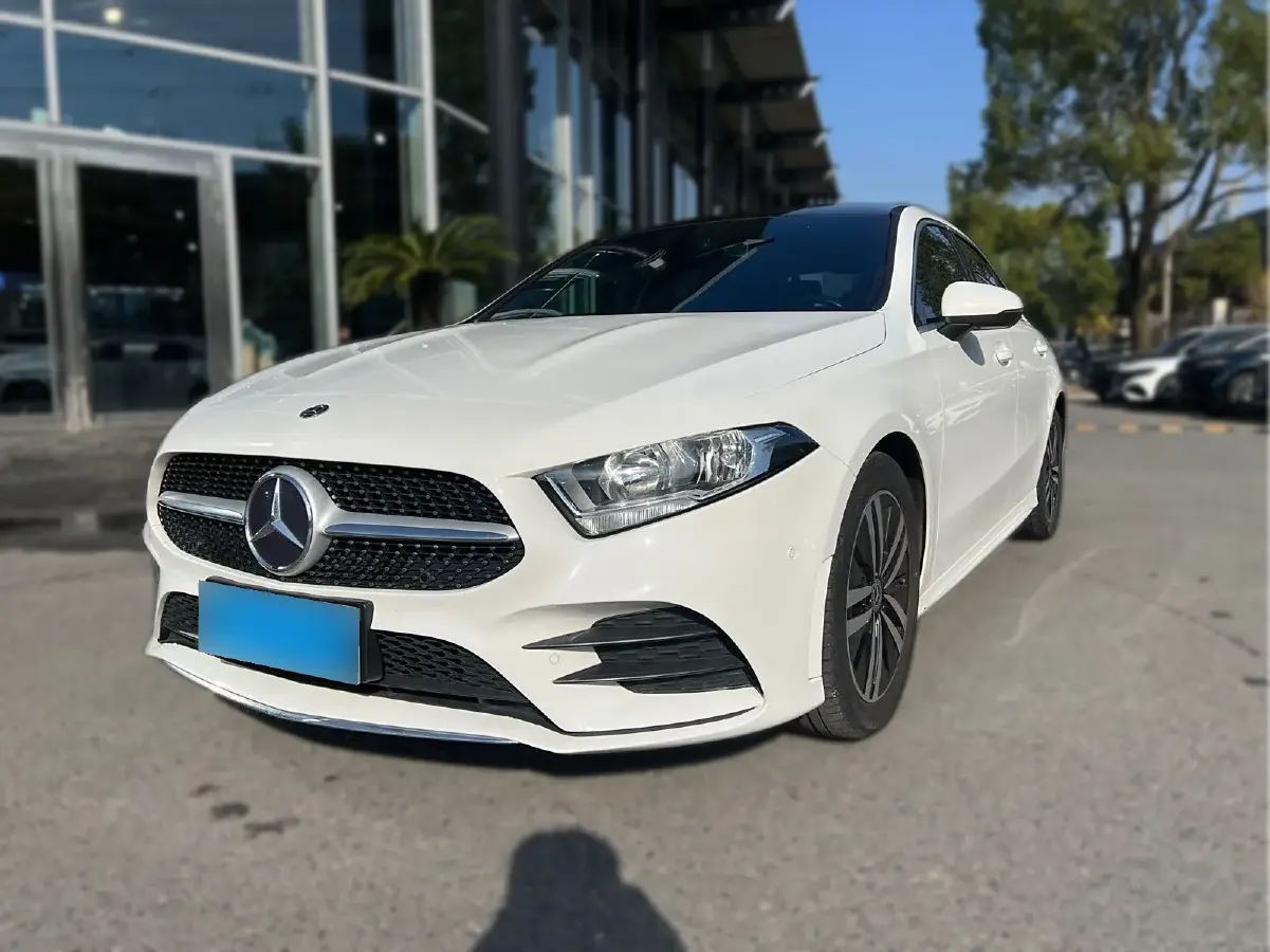 2020 Mercedes-Benz A Class 1.3T 136HP L4 7DCT