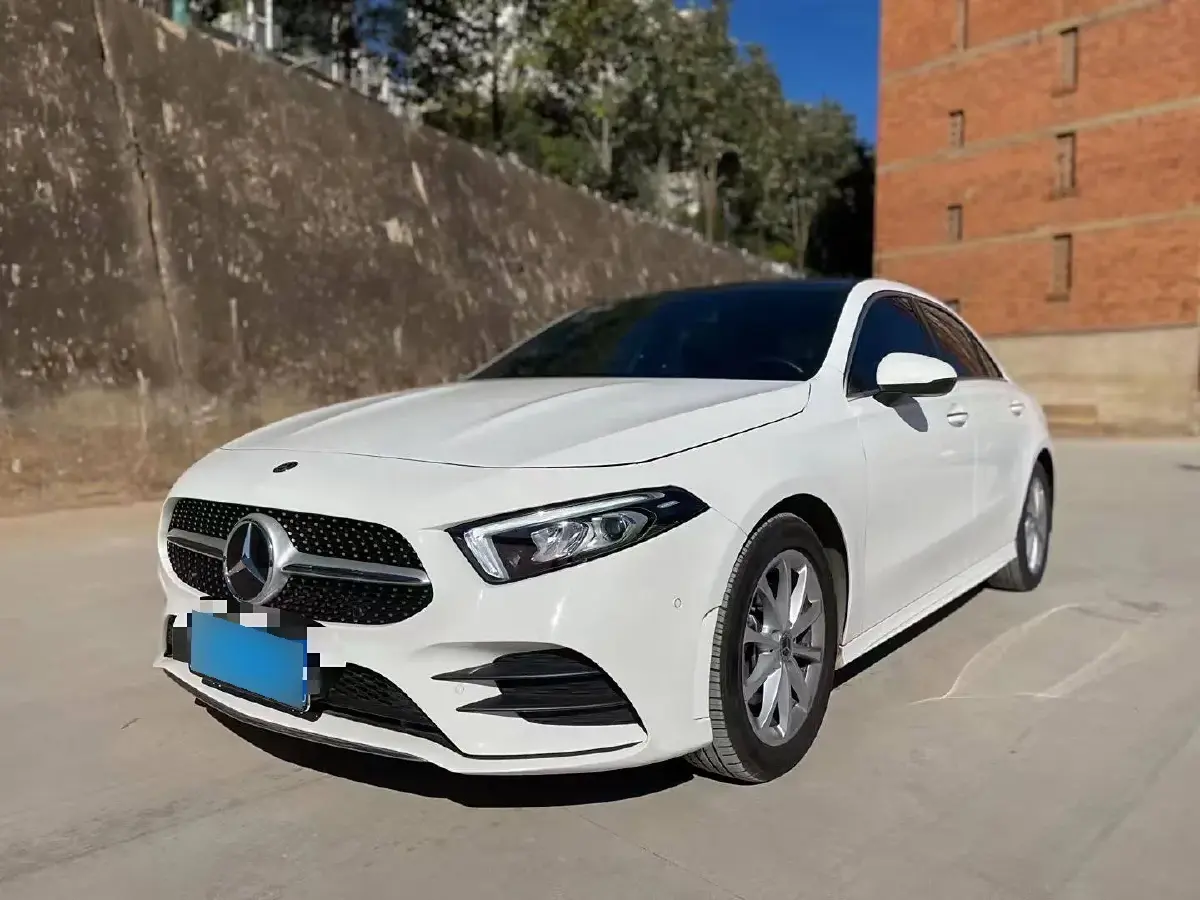 2020 Mercedes-Benz A Class 1.3T 163HP L4 7DCT