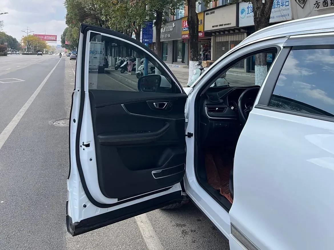 2020 Chery Tiggo 8 1.5T 156HP L4 6MT,autocango,china used car exporter,china ev exporter,chinese used car exporter,chinese used ev exporter