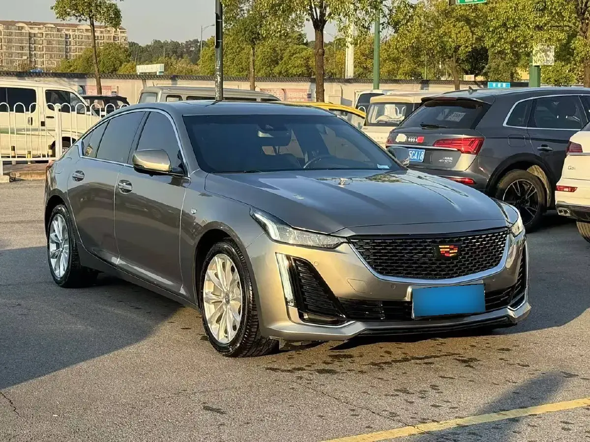 2023 Cadillac CT5 2.0T 237HP L4 10AT