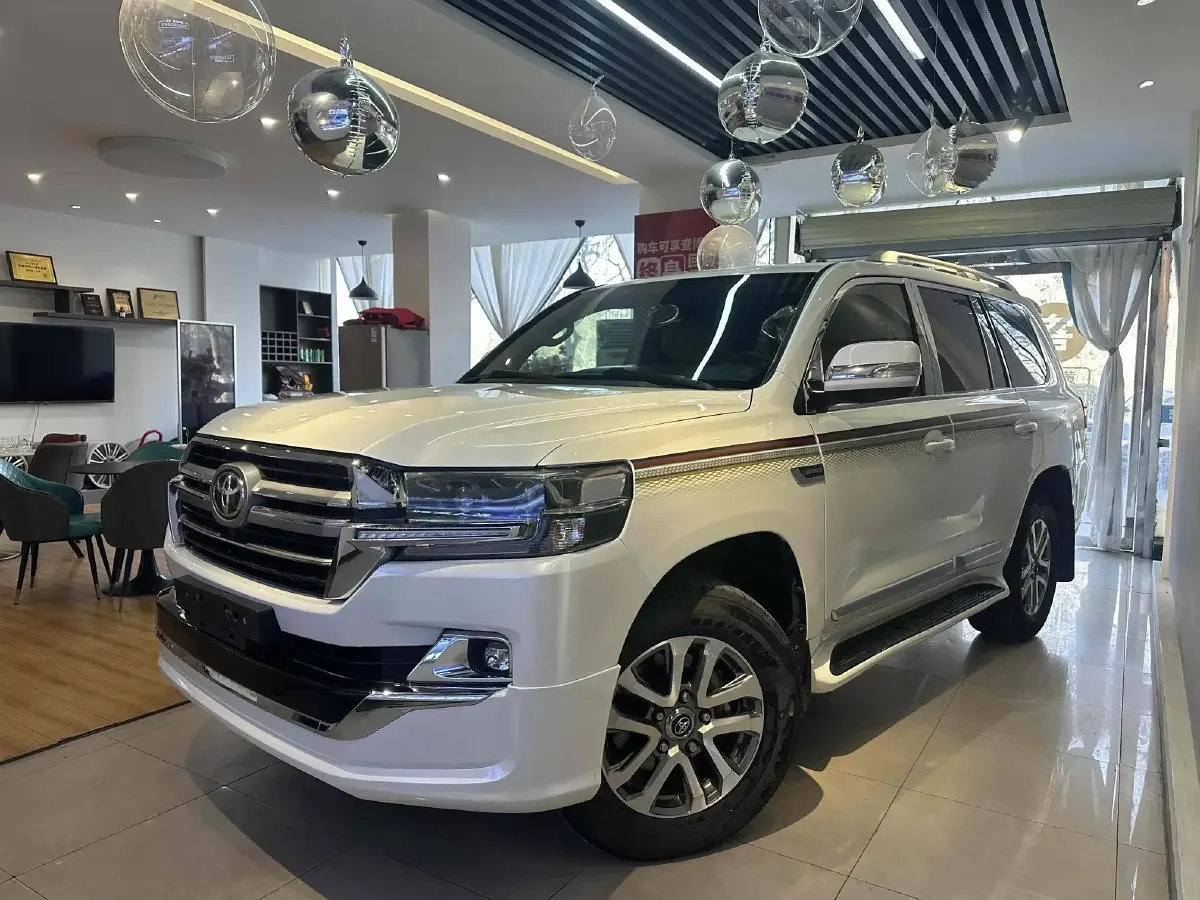 2015 Toyota Land Cruiser 4.0L 275HP V6 5AT
