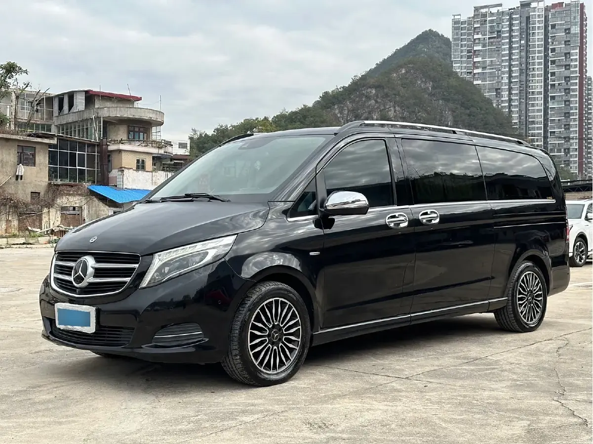 2017 Mercedes-Benz V Class 2.0T 211HP L4 7AT