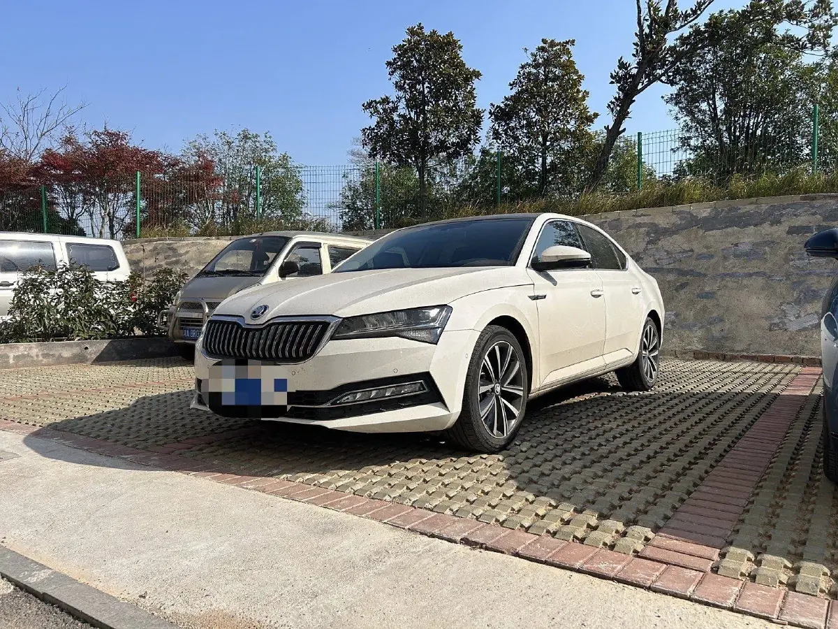 2019 Skoda Superb 2.0T 186HP L4 7DCT
