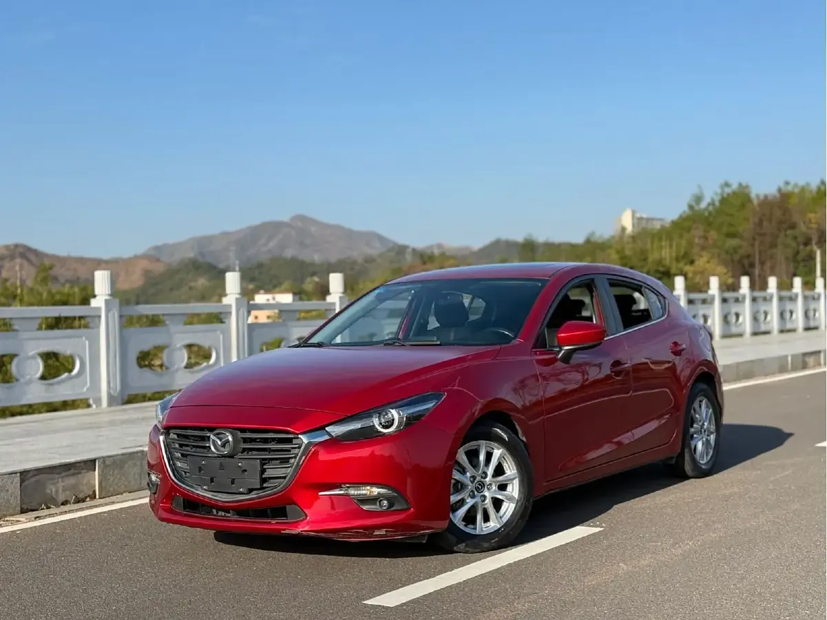 2017 Mazda 3 Axela 1.5L 117HP L4 6AT