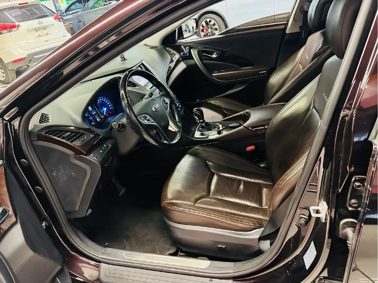 2011 Hyundai Azera 2.4L 180HP L4 6AT,autocango,china used car exporter,china ev exporter,chinese used car exporter,chinese used ev exporter